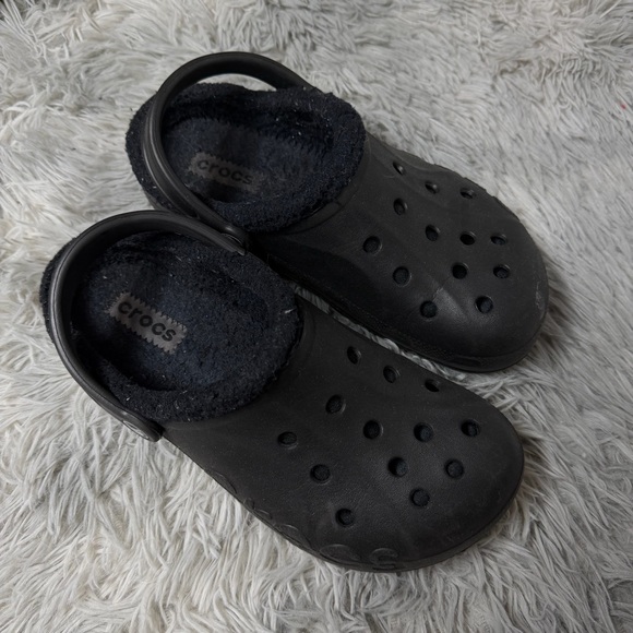 Crocs Classic Fuzzy Lined Clogs Black Size Men’s 7 / Women’s 9 - Picture 1 of 2